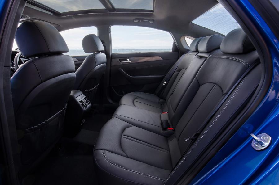 Интерьер Hyundai Sonata 2.0T Premium (LF) 2017 года  (AU) (фото 29 из 30)